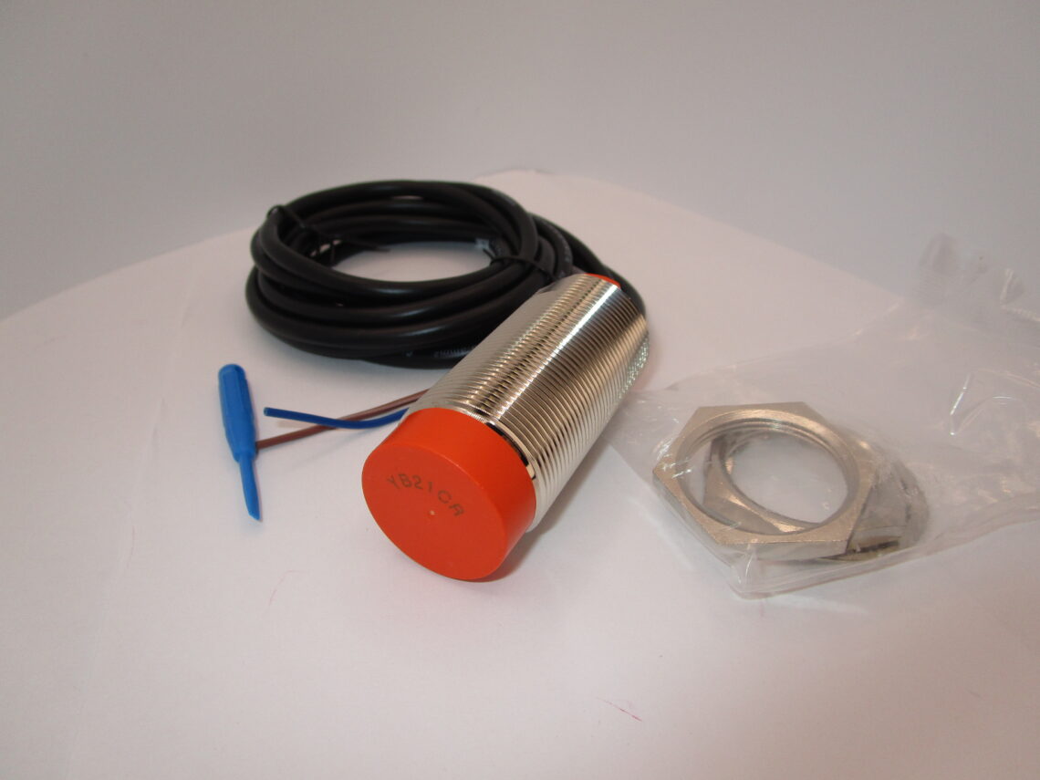 AUTONICS CR30-15AC Proximity Sensor - Image 3