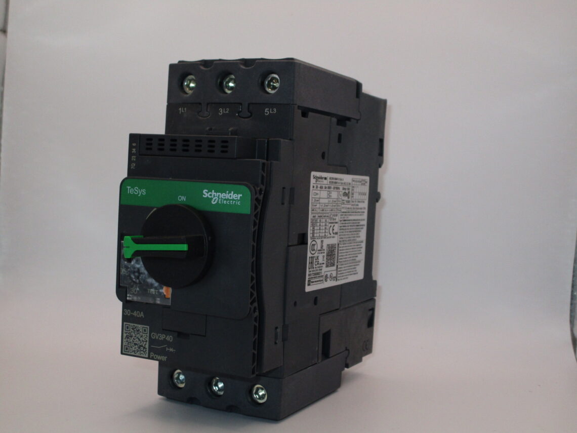 SCHNEIDER GV3P40 Thermal Magnetic Circuit Protector 30-40 A