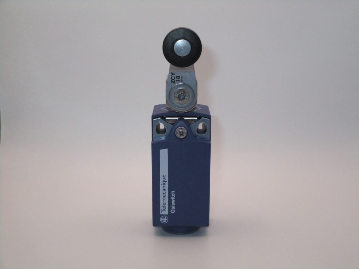 TELEMECANIQUE XCKP2118G11 Limit Switch - Image 5