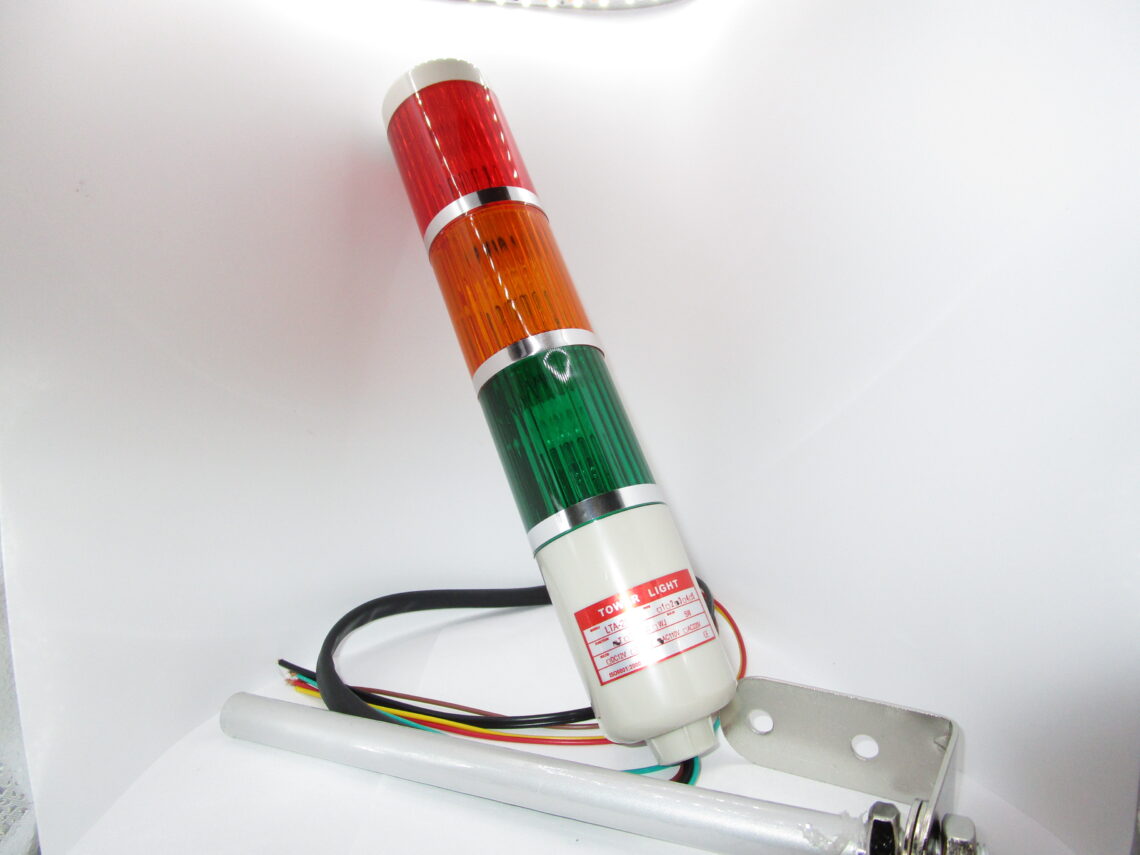 Light tower LTA205-3T-110VAC Height: 1 feet / 30 cm
