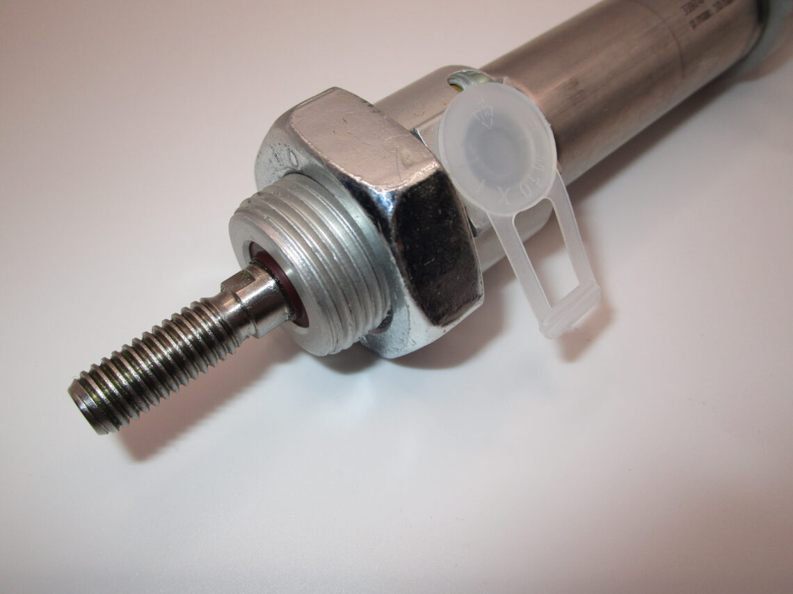 FESTO DSNU-20-25-PPV-A MAT 33974 ISO Round cylinder - Image 3