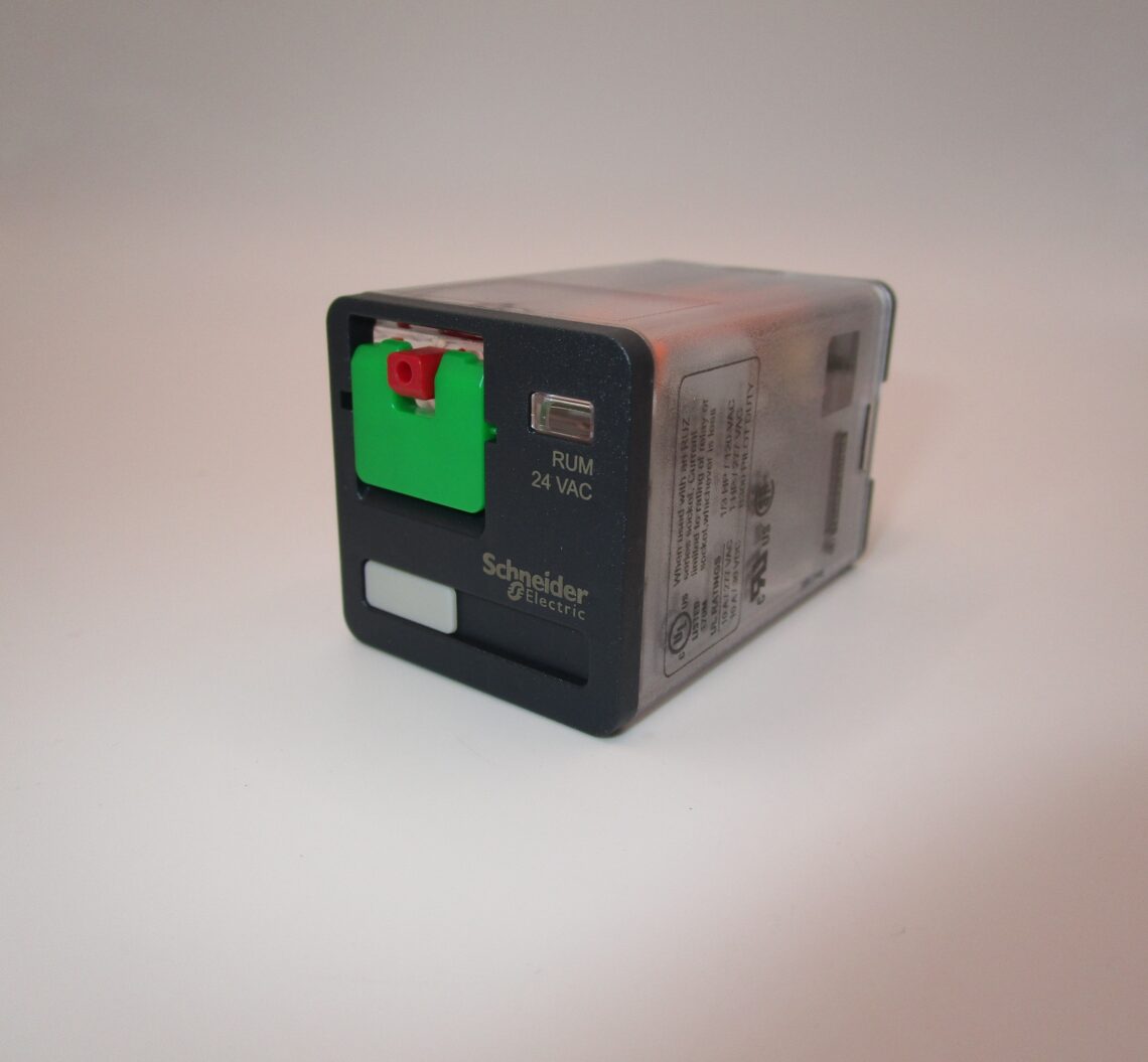 SCHNEIDER RUMC21B7 plug in relay