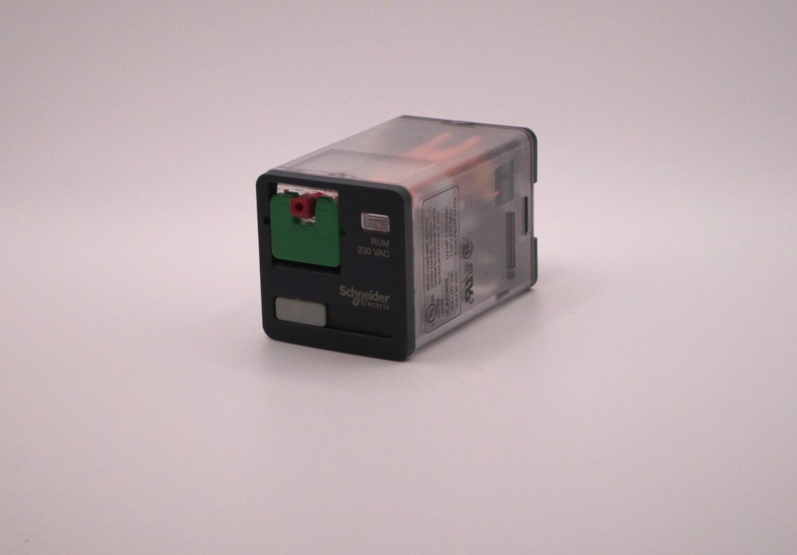 SCHNEIDER RUMC21P7 plug in relay - Image 3