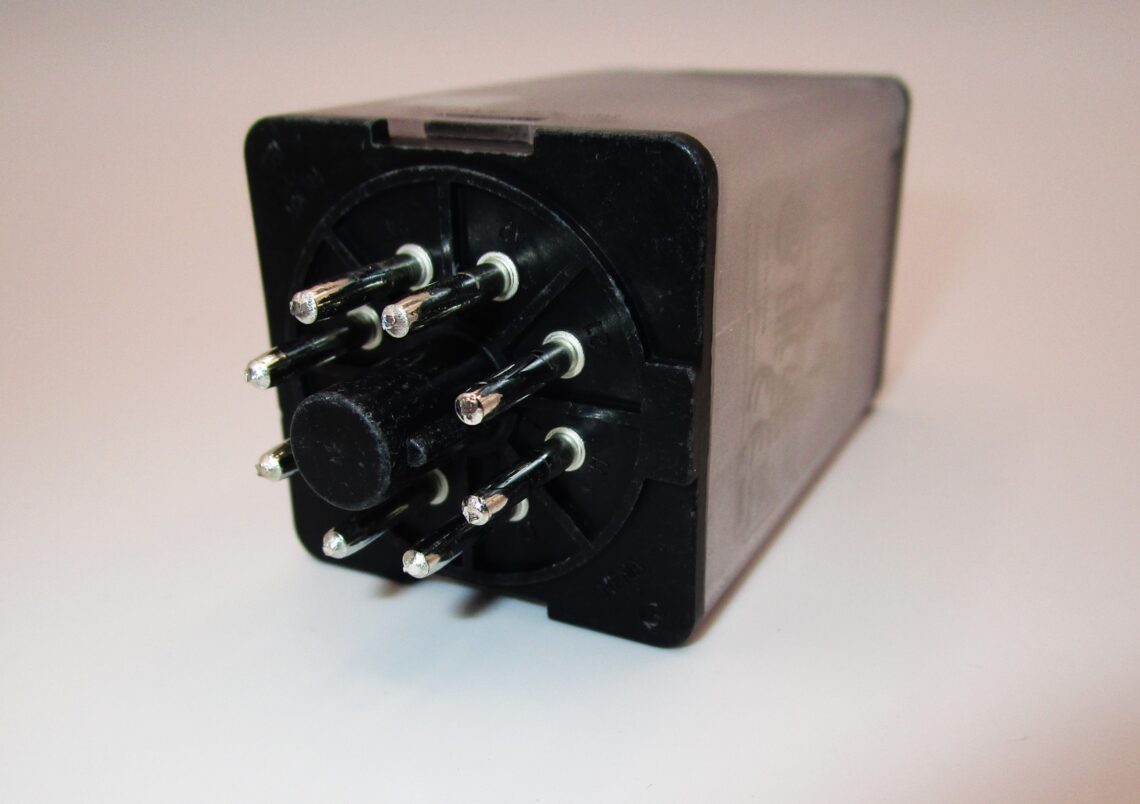 SCHNEIDER RUMC21P7 plug in relay - Image 5