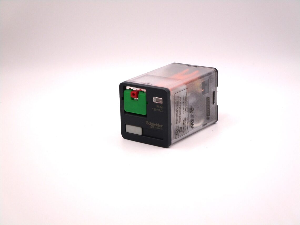 SCHNEIDER RUMC31F7 plug in relay - Image 2