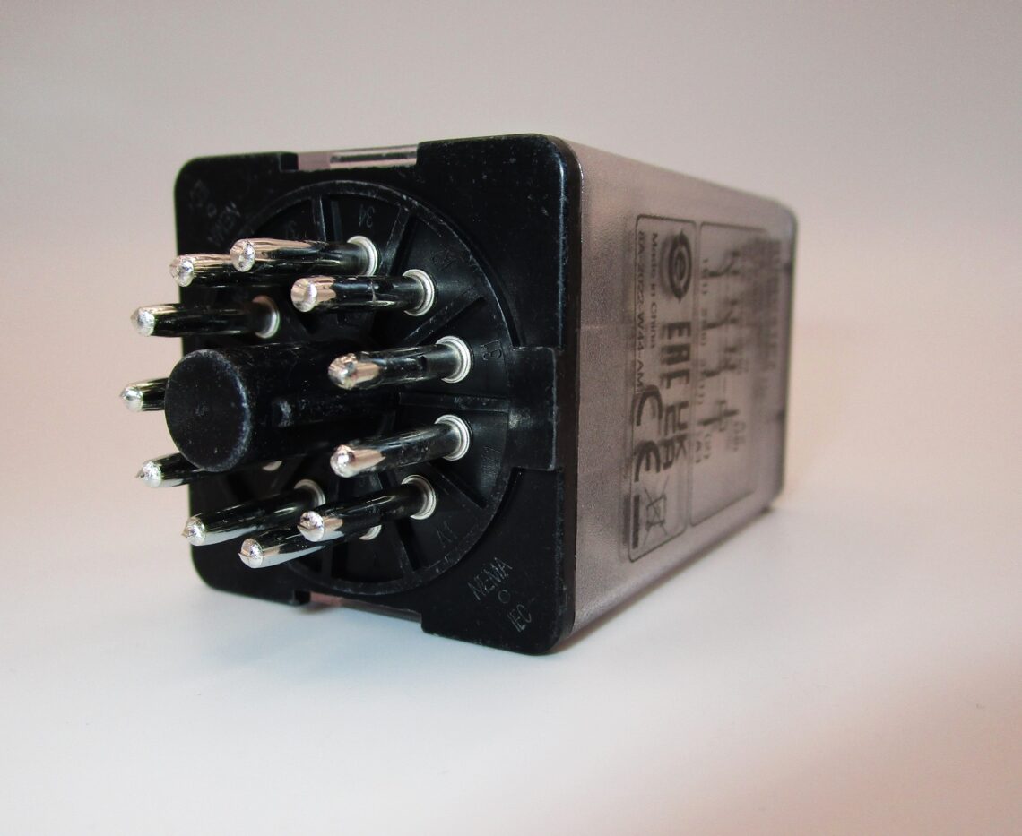 SCHNEIDER RUMC31P7 plug in relay - Image 5