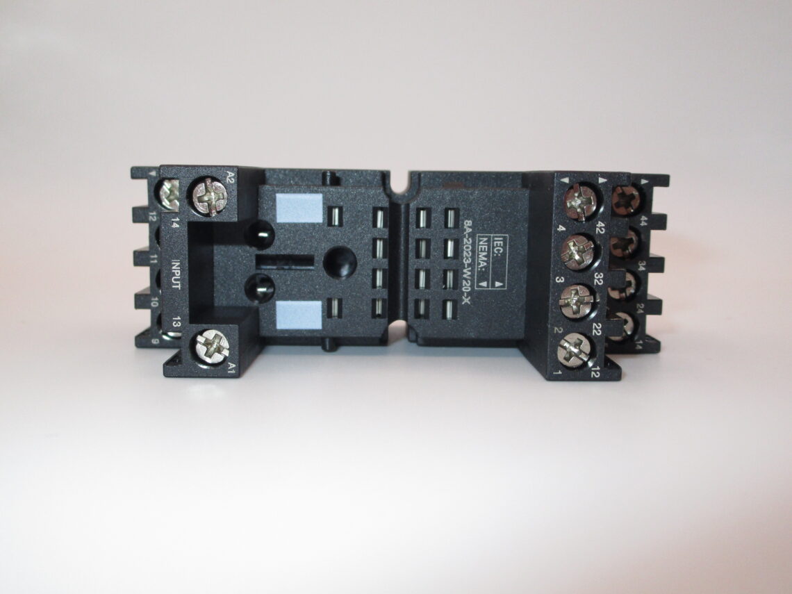 SCHNEIDER RXZE2M114M Relay Socket - Image 2