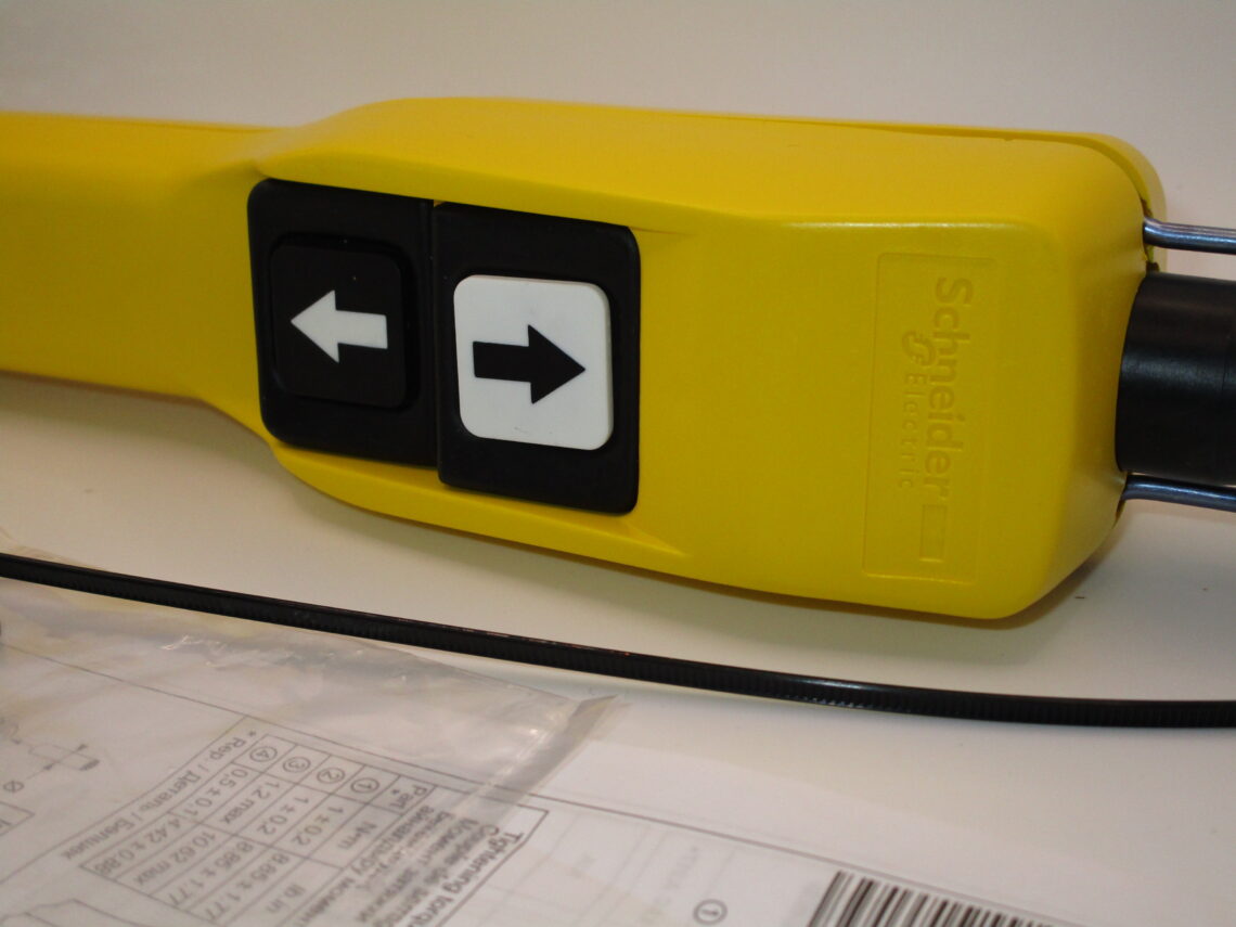 SCHNEIDER XACA211 Pendant control station - Image 4