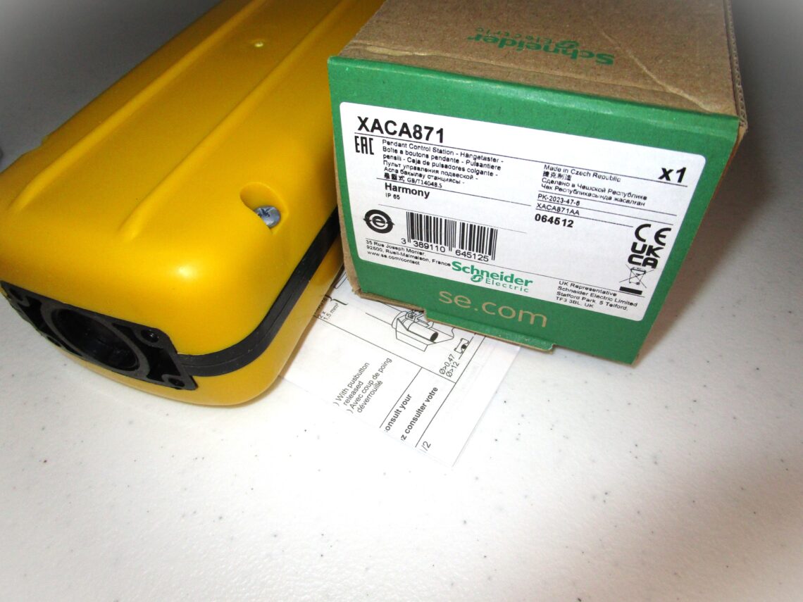 SCHNEIDER XACA871 Pendant Control Station - Image 4