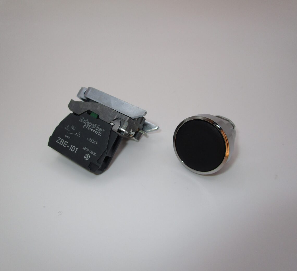 SCHNEIDER XB4BA21 22mm Black Push Button Spring Return 1 NO