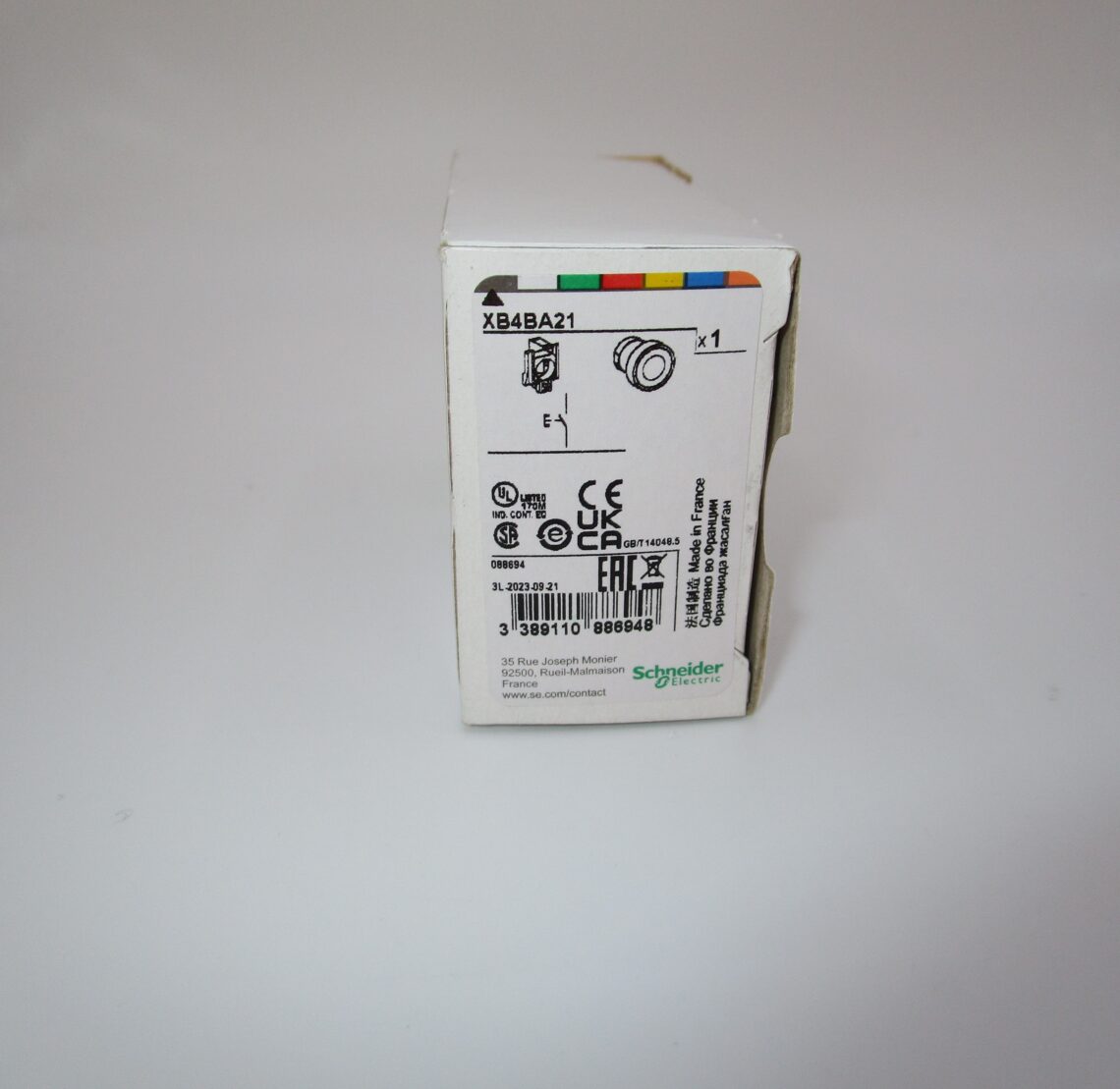 SCHNEIDER XB4BA21 22mm Black Push Button Spring Return 1 NO - Image 4
