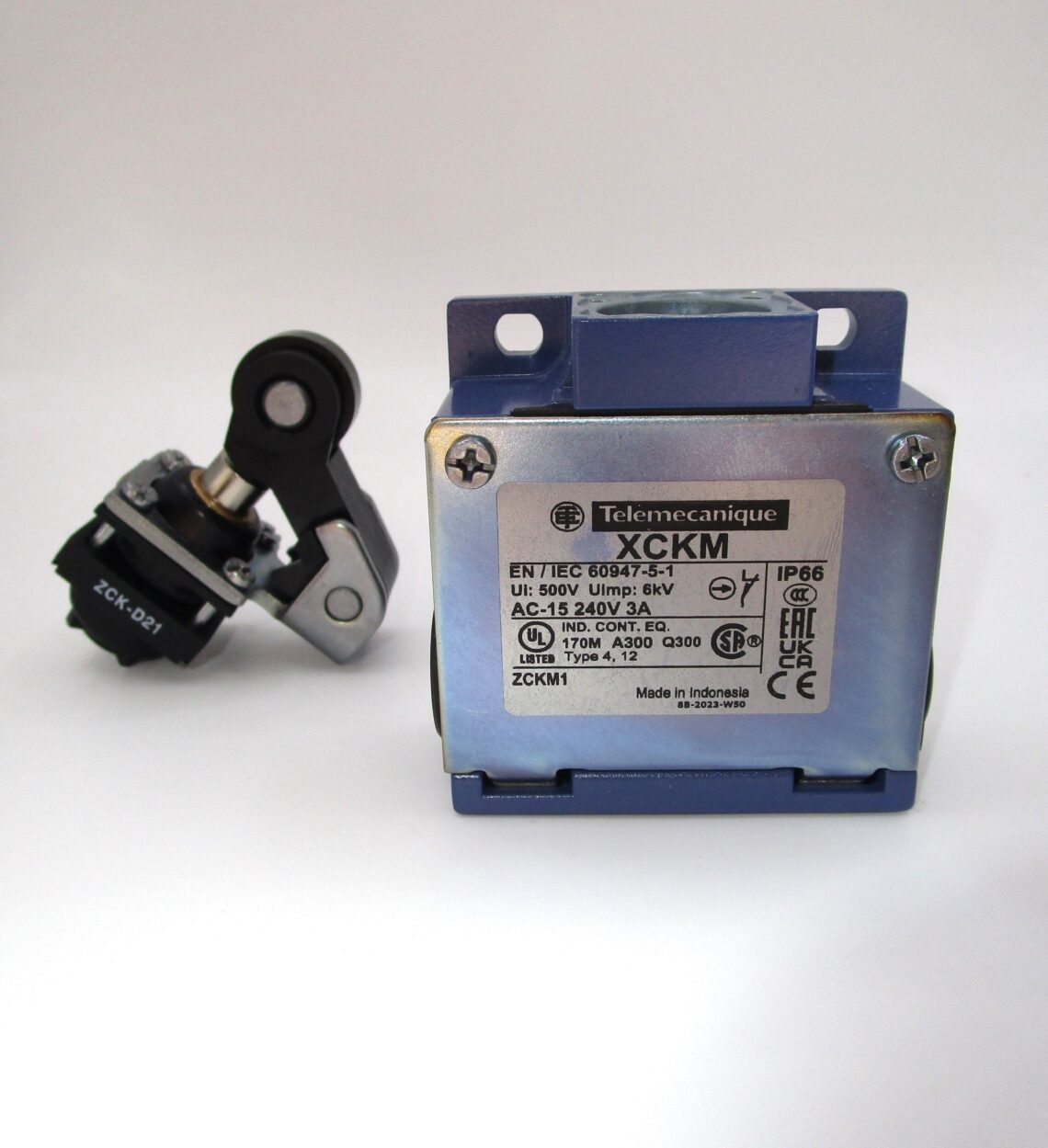 TELEMECANIQUE XCKM121 Limit Switch