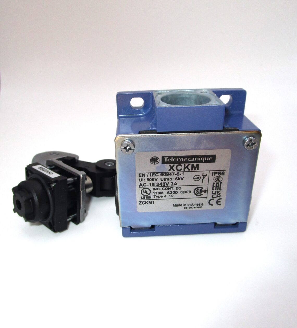 TELEMECANIQUE XCKM121 Limit Switch - Image 3