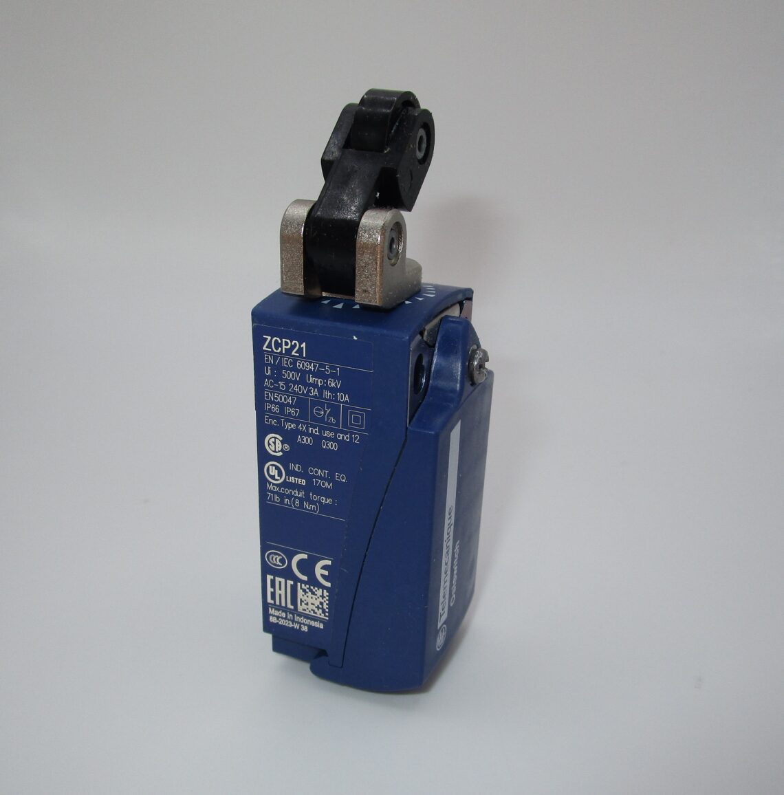 TELEMECANIQUE XCKP2121G11 Limit Switch ROLLER LEVER - Image 4