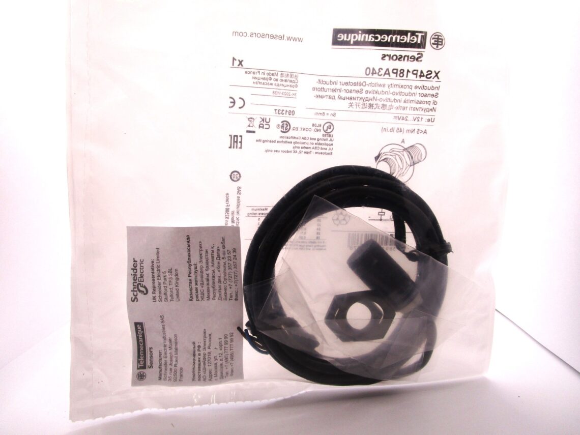 TELEMECANIQUE XS4P18PA340 Inductive proximity sensor - Image 2