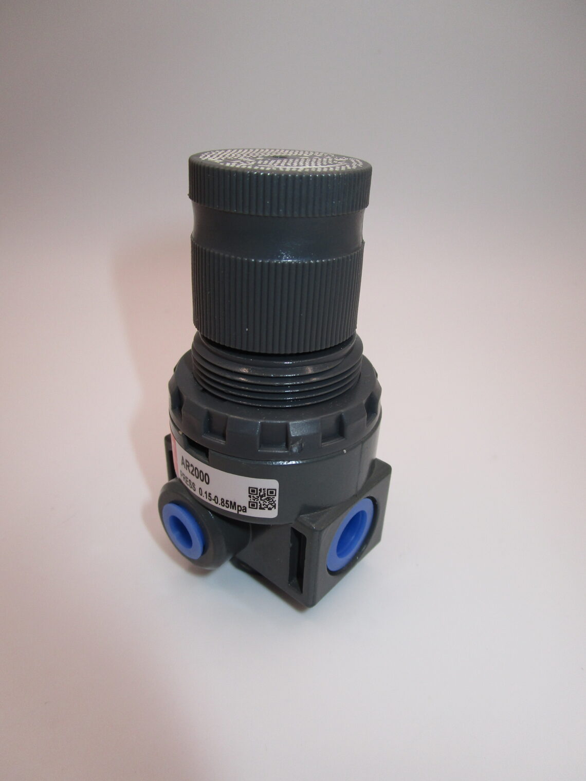Air pressure regulator 1/4" with PSI Gauge AR2000 - Image 3