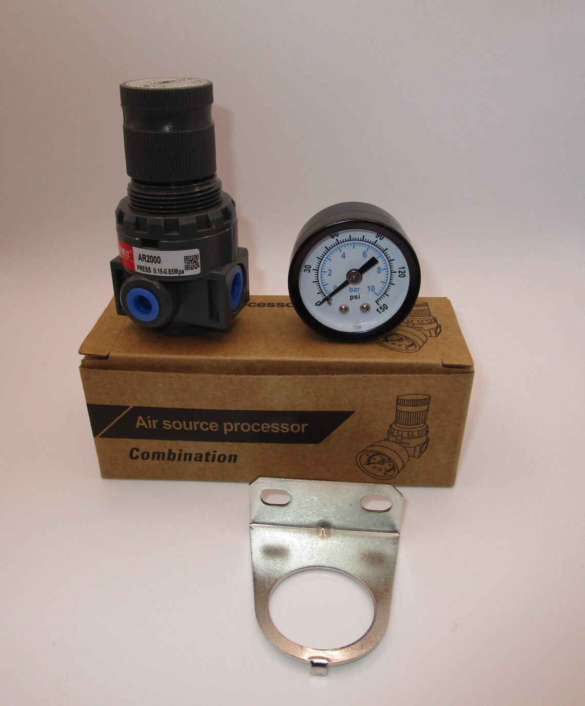 Air pressure regulator 1/4" with PSI Gauge AR2000 - Image 6