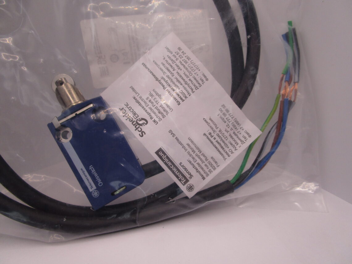 TELEMECANIQUE XCMD2102L1  Limit switch - Image 3