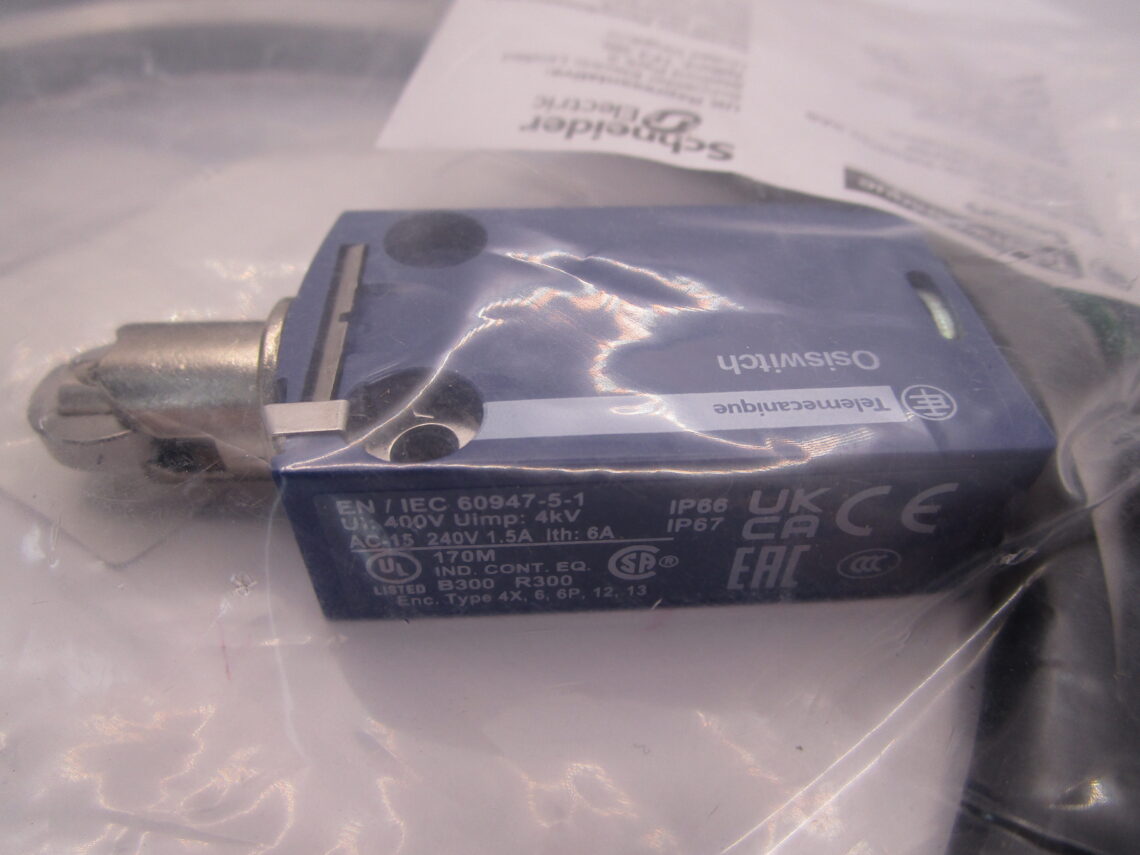 TELEMECANIQUE XCMD2102L1  Limit switch - Image 4